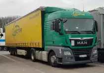=MAN TGX-Sattelzug der litauischen Spedition VINCTRA rastet im April 2022 an der A 3