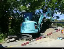 Kleinbagger CAT 303.E bei einer baustellt in Aegerten am 12.06.2022