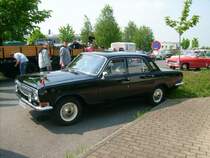 Wolga M24 mit fahnenschmuck war beim Oldtimertreffen am Nutzfahrzeugmuseum Hartmannsdorf zu sehen.