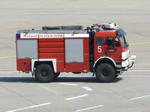 Feuerwehrfahrzeug mit der Nr.5 am Flughafen Kln/Bonn am 10.5.2009