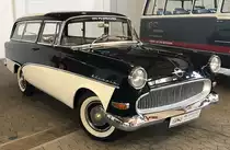 =Opel Rekord P 1 CaraVan steht in der Ausstellung der Technorama 2022 in Kassel, 03-2022