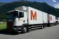 Scania Hängerzug von Migros am 26.6.22 beim Trucker Festival Interlaken.
