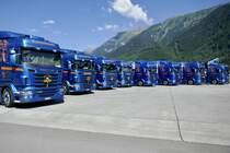 Diverse Scania Sattelzüge von Rüegsegger Transporte am 26.6.22 beim Trucker Festival Interlaken.