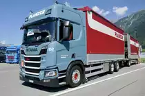 Scania Hängerzug von Planzer am 26.6.22 beim Trucker Festival in Interlaken.