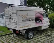 =Ape als Werbeträger für NUTRALASH steht im Juni 202 in Bernau