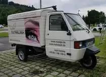 =Ape als Werbeträger für NUTRALASH steht im Juni 202 in Bernau