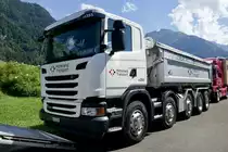 Ein Scania Kipper von Mittelland Transport am 26.6.22 beim Trucker Festival in Imterlaken.