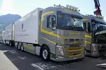 Volvo Hängerzug von Mathys am 26.6.22 beim Trucker Festival in Interlaken.