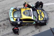 Boxenstopp der #63 Aston Martin Vantage GT4 vom Team: Team Speed Monkeys, Fahrer: Jacob Riegel und Marc de Fulgencio, ADAC GT4 Germany Ständiges Rahmenprogramm des ADAC GT Masters Weekend, Niederlande Zandvoort am 25.6.2022