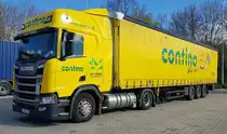 =Scania-Sattelzug der dänischen Spedition CONTINO steht zur Fahrerpause auf einem Parkplatz an der A 7 im April 2022