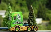HERPA 1:87 SCANIA-ZUGMASCHINE MÜLLER-ERMENSEE  MUHAMMAD ALI-THE GREATEST 
Wunderbares HERPA-Modell der  Exclusive-Serie ,dem legendären Box-Champion
gewidmet....am 11.7.22/Siegen