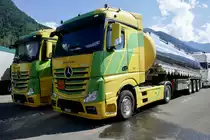 Zwei MB Actros Tanksattelschlepper von Thommen+Fuhrler am 26.6.22 beim Trucker Festival Imterlaken.