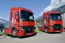 Zwei Renault Zugmaschinen Vorführfahrzeuge am 26.6.22 beim Trucker Fwstival Imterlaken.