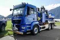 Ein MAN Reinigungsfahrzeug von Kanal Engel AG am 26.6.22 beim Trucker Festival Imterlaken.