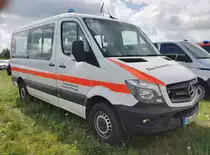 =MB Sprinter des BRK als Katastrophenschutzfahrzeug vom KB OSTALLGÄU, steht auf dem Parkplatzgelände der RettMobil 2022 in Fulda, 05-2022