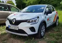 =Renault Captur des DRK KV WESERBERGLAND, abgestellt auf dem Parkplatzgelände der RettMobil 2022 in Fulda, 05-2022
