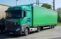 =MB Actros-Sattelzug der JOST-Group rastet im April 2022 an der A 7