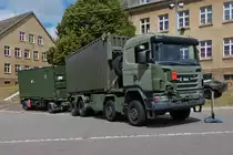 LKW MAN Container und Absetzt Kipper mit Hänger, war am Tag der offenen Tür bei der luxemburgischen Armee ausgestellt. 10.07.2022 