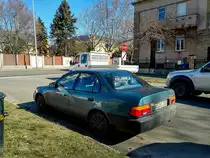 Rückansicht: Toyota Corolla E100 Sedan in Februar 2021.