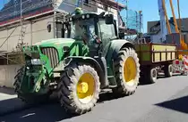 =John Deere 7530 steht im Mai 2022 auf einer Baustelle in Petersberg-Marbach