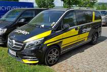 =MB Vito des Ausstellers STRYKER steht auf dem Parkplatzgelände der RettMobil 2022 in Fulda, 05-2022