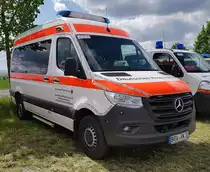 =MB Sprinter vom DRK KV BREMERVÖRDE steht auf dem Parkplatzgelände der RettMobil 2022 in Fulda, 05-2022