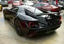 Heckansicht eines Ford GT Carbon Series. Classic Remise Düsseldorf am 12.07.2022.