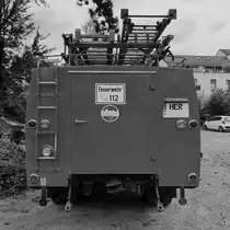 Das Heck eines alten Magirus-Deutz F 125 A Merkur Löschfahrzeuges, so gesehen Mitte Juli 2022 in Hattingen.