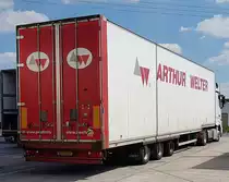 =MB Actros-Sattelzug der Spedition ARTUR WELTER, gesehen im April 2022 an der A 3