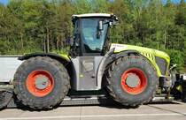 =Claas Xerion steht auf einem Tieflader, 05-2022