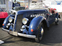 Imperia 1948 TA 8 Roadster, Motor:  Culbuteur  von Hotchkiss. Ausstellung von Stanislas Machoïr – Classic & Sports Cars at Spa-Francorchamps. 6.Mai 2017 vor den Tribühnen