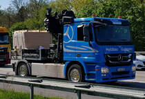 =MB Arocs von Holzbau GUTMANN unterwegs auf der A 3 im Mai 2022