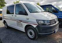 =VW T6 der Firma STROBEL steht auf dem Parkplatz der RettMobil, 05-2022