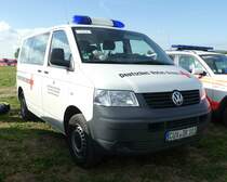 =VW T5 des DRK KV LAND HADELN, gesehen bei der RettMobil im Mai 2022