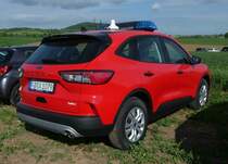 =Ford Kuga als Einsatzfahrzeug der Feuerwehr, steht auf dem Parkplatz der RettMobil, 05-2022