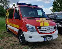 =MB Sprinter als MTW der Feuerwehr SCHWETZINGEN, steht im Mai 2022 auf dem Parkplatz der RettMobil