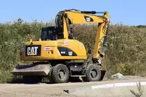 CATERPILLAR M3150, der Firma Dohmen Strassenbau, bei der Wochenendruhe in Geilenkirschen Süggeraht 