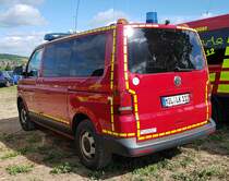 =VW T 5 als Einsatzfahrzeug für den Brand- und Katastrophenschutz des Landkreises MILTENBERG, gesehen auf dem Parkplatz der RettMobil im Mai 2022