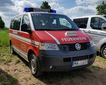 =VW T 5 als MTW der Feuerwehr BRACHTAL-HELLSTEIN, gesehen auf dem Parkplatz der RettMobil im Mai 2022