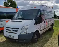 =Ford Transit des BRK KV SCHWEINFURT, gesehen auf dem Parkplatz der RettMobil im Mai 2022