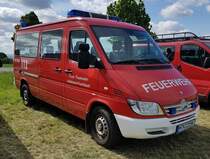 =MB Sprinter als MTW der Feuerwehr KELKHEIM-FISCHBACH, gesehen auf dem Parkplatz der RettMobil im Mai 2022