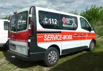 =Renault Trafic vom DRK Rettungsdienst DILL, gesehen auf dem Parkplatz der RettMobil im Mai 2022