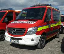 =MB Sprinter als Kommandowagen der Feuerwehr DELBRÜCK-BOKE steht auf dem Parkplatz der RettMobil im Mai 2022
