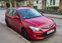 Hyundai i30 in Glowing Red, fotografiert in April, 2021.