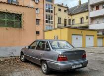 Rückansicht: Daewoo Nexia in April, 2021.