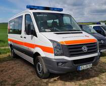 =VW Crafter vom Katastrophenschutz des Freistaates Bayern eingesetzt beim BRK steht auf dem Parkplatz der RettMobil im Mai 2022