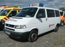 =VW T 4 der MALTESER steht auf dem Parkplatz der RettMobil im Mai 2022