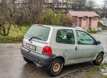 Rückansicht: Renault Twingo aus der ersten Generation. Foto: April, 2021