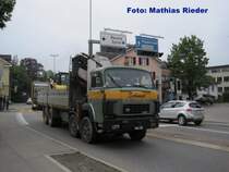 Ein Saurer durchquert am 05.05.09 Wetzikon, der Heimatort der FBW`s