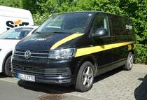 =VW T6 des Ausstellers STRYKER steht auf dem Parkplatzgelände der RettMobil 2022 in Fulda, 05-2022